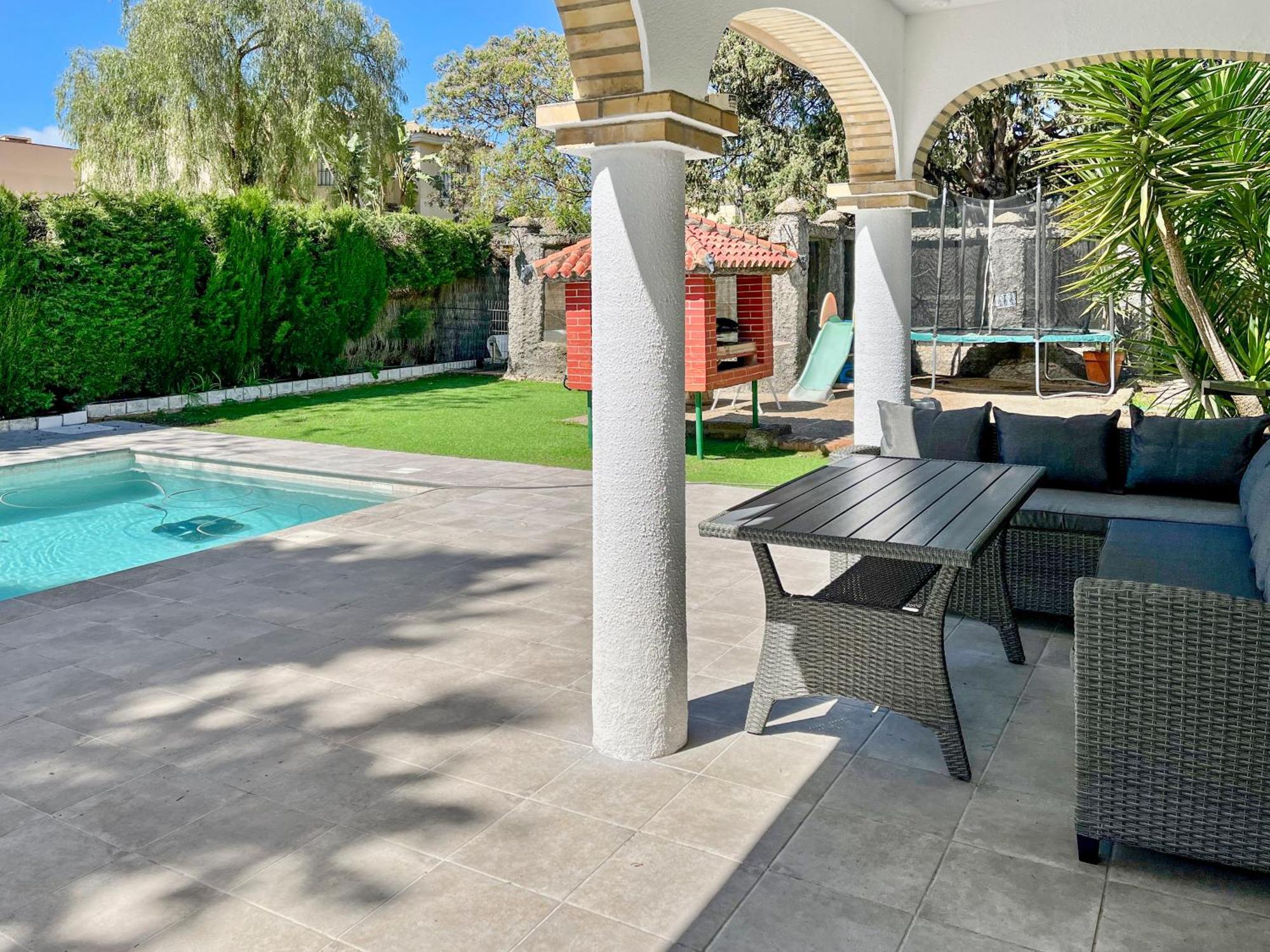 Villa Alamos Jerez I Piscina Salada Climatizada I Bbq I Jardines I 850M2 Херес-де-ла-Фронтера Екстер'єр фото